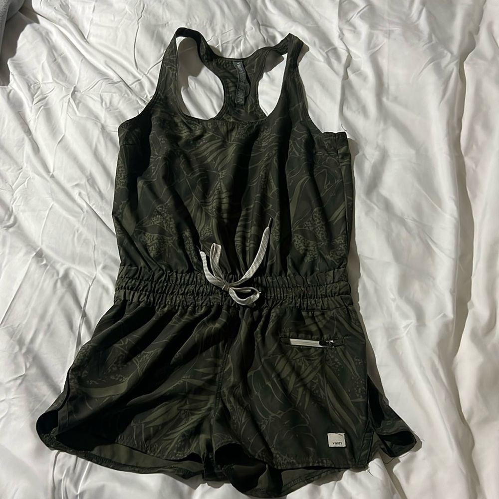 Vuori women romper size XS